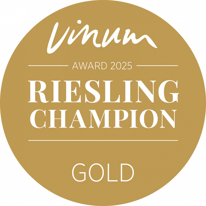 Bild - Aktuelles / Button Riesling Champion 2025_GOLD.png | © Weingut Christian Heußler
